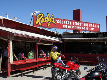 rudy's bar-b-q sign