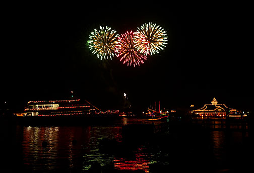 boat parade fireworks balboa newport